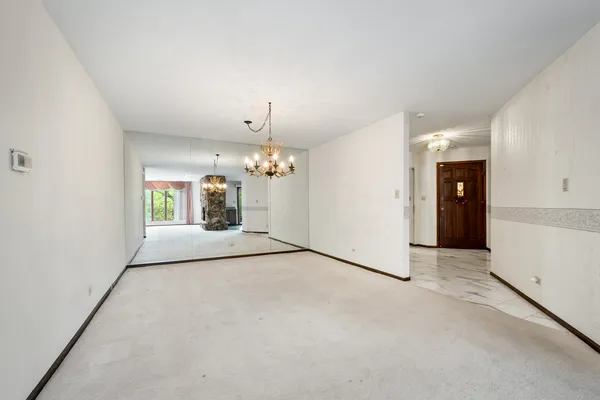 $450,000 | 75 Boardwalk Place, Unit 203, Park Ridge, IL 60068