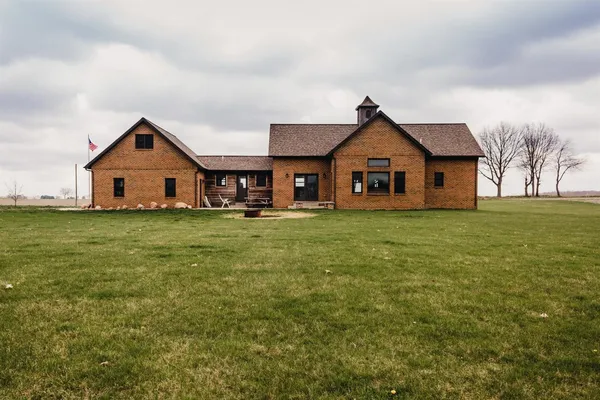 $558,000 | 9415 South 200 East, Hamlet, IN 46532