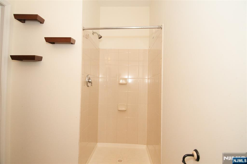 514 Deluca Road Belleville, NJ 07109 - Photo 26 of 34
