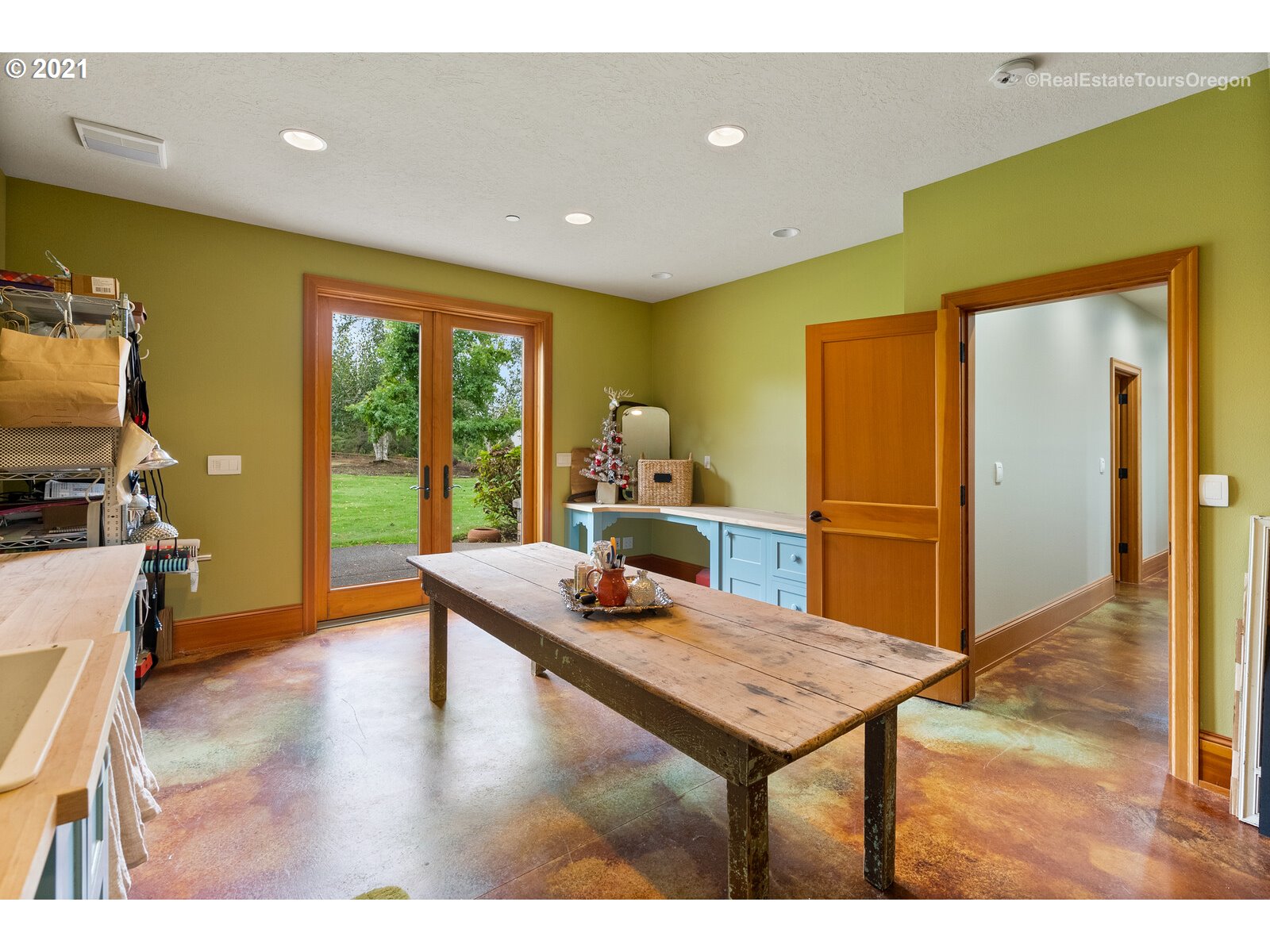 22299 Southwest Stafford Road Tualatin, OR 97062 - Photo 23 of 32 Gallery Image 23
