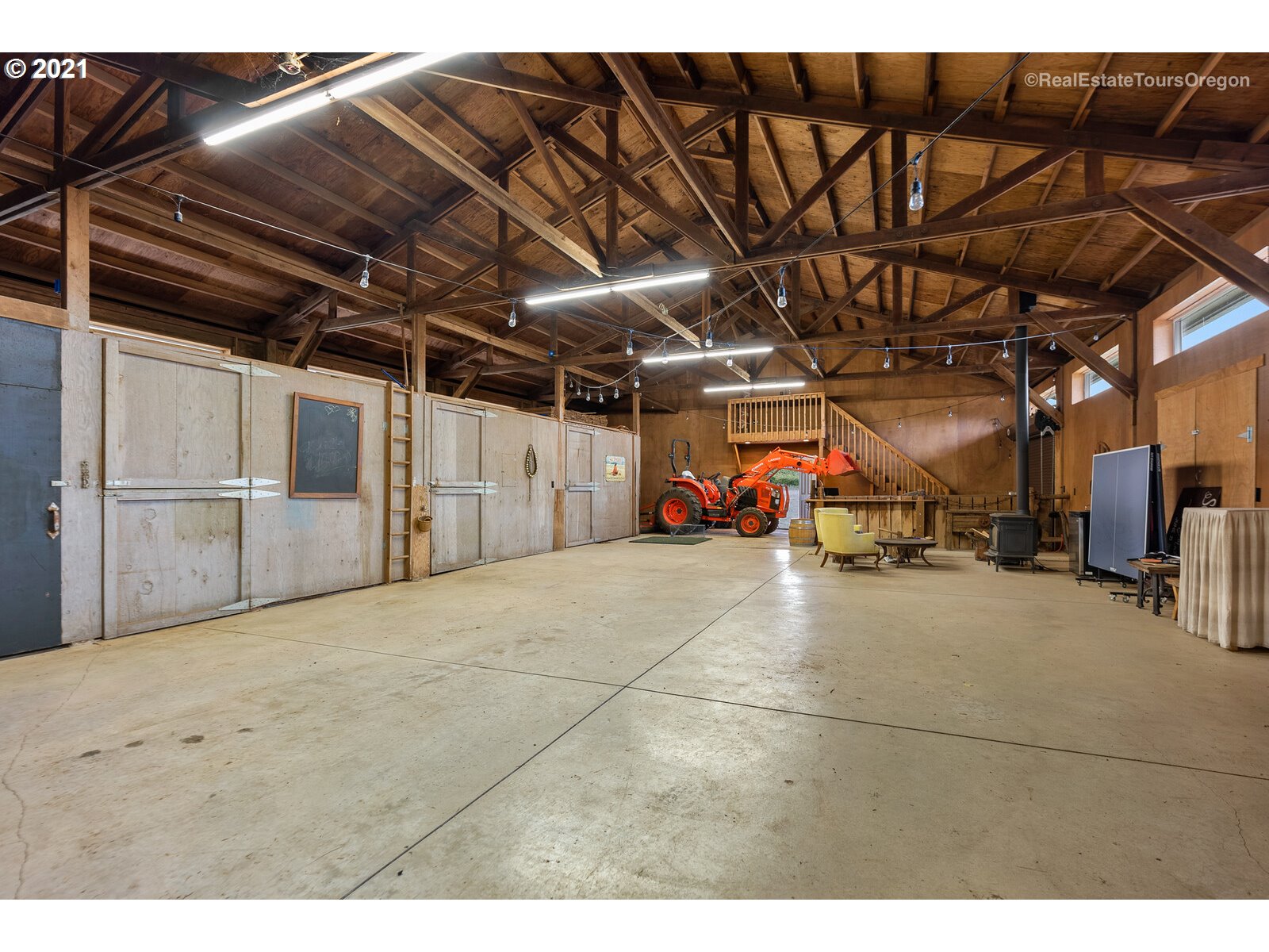 22299 Southwest Stafford Road Tualatin, OR 97062 - Photo 31 of 32 Gallery Image 31