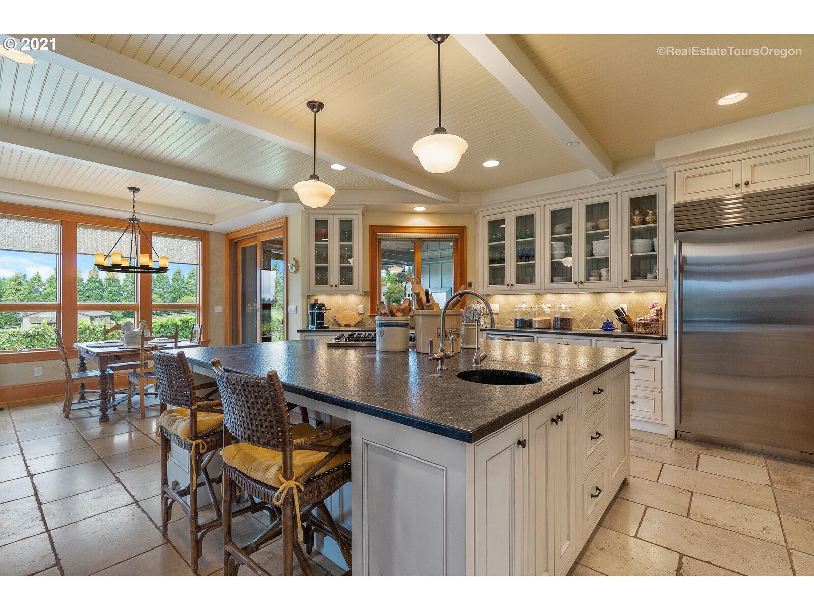 22299 Southwest Stafford Road Tualatin, OR 97062 - Photo 9 of 32 Gallery Image 9