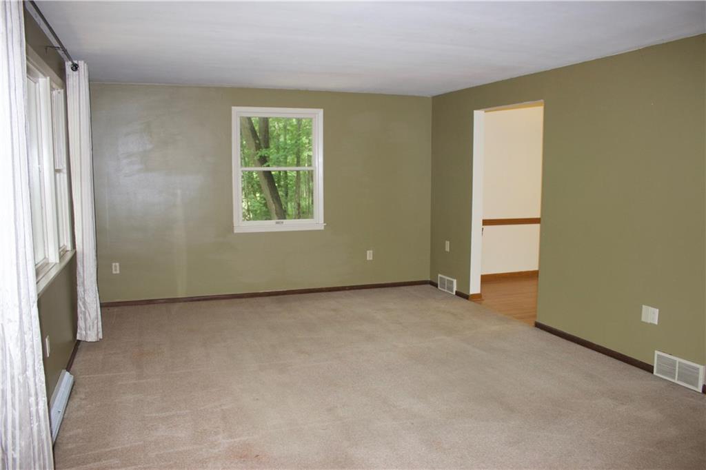 287 Forsythe Road Valencia, PA 16059 - Photo 4 of 23