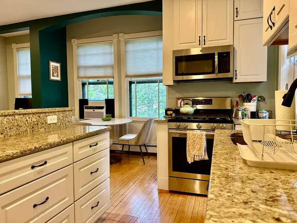 $3,000 | 49 Grove Street, Unit 4, Auburndale, MA 02466