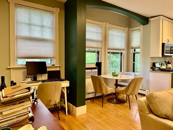 $3,000 | 49 Grove Street, Unit 4, Newton, MA 02466