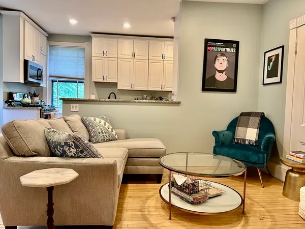 $3,000 | 49 Grove Street, Unit 4, Auburndale, MA 02466