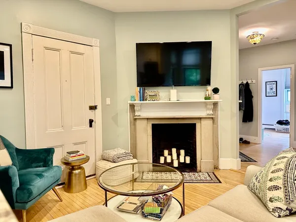 $3,000 | 49 Grove Street, Unit 4, Auburndale, MA 02466