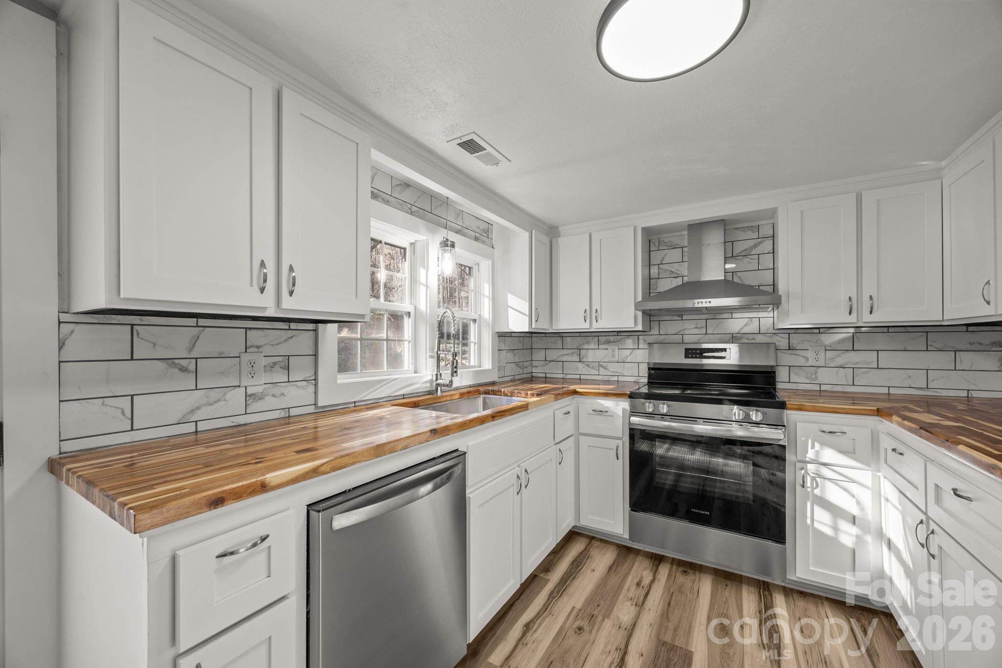 62 Mitchell Street Canton, NC 28716 - Photo 10 of 48