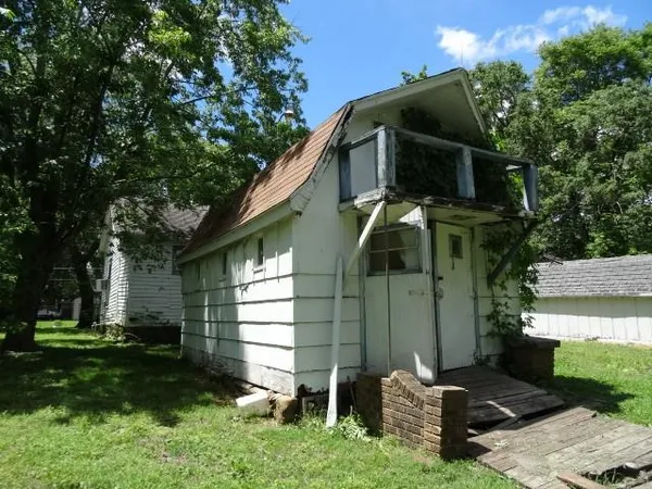 $70,000 | 309-311 North Lyon Street, Butler, MO 64730