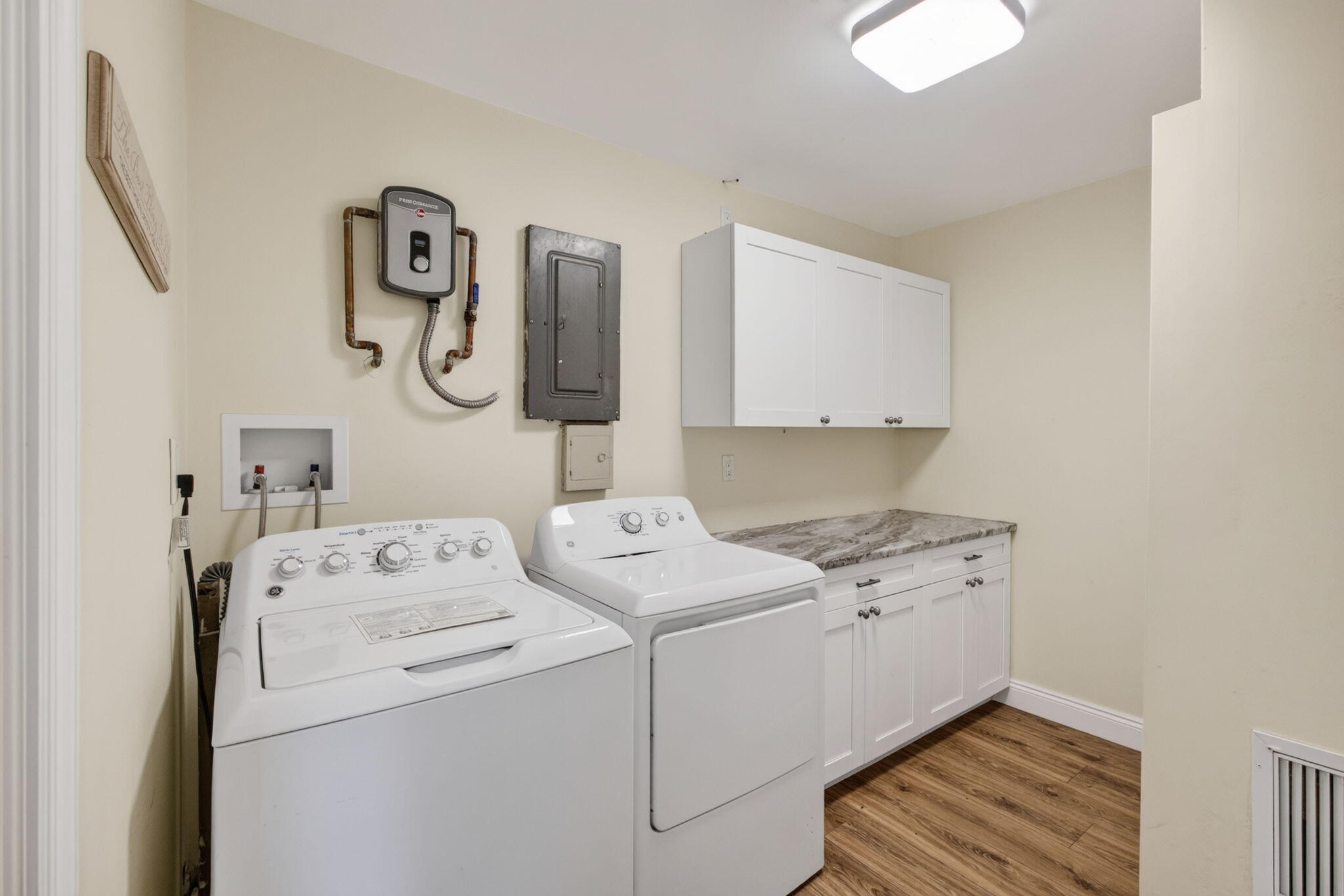 1333 West 31st Street Riviera Beach, FL 33404 - Photo 28 of 46 Laundry