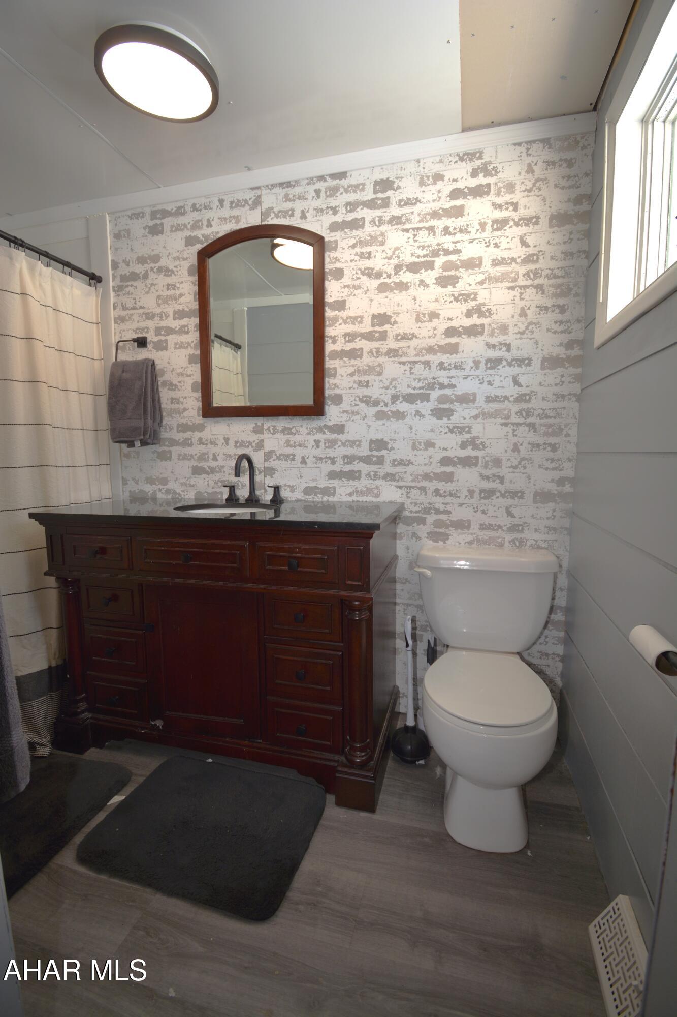 875 Davis Road Altoona, PA 16601 - Photo 15 of 33