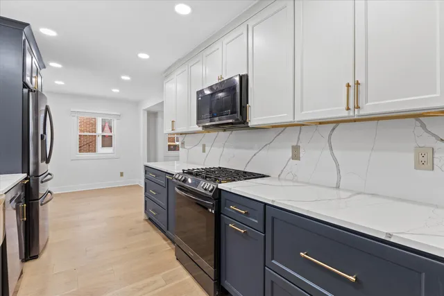 $479,999 | 555 North 105th Street, Wauwatosa, WI 53226