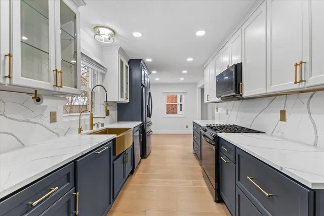 $479,999 | 555 North 105th Street, Wauwatosa, WI 53226