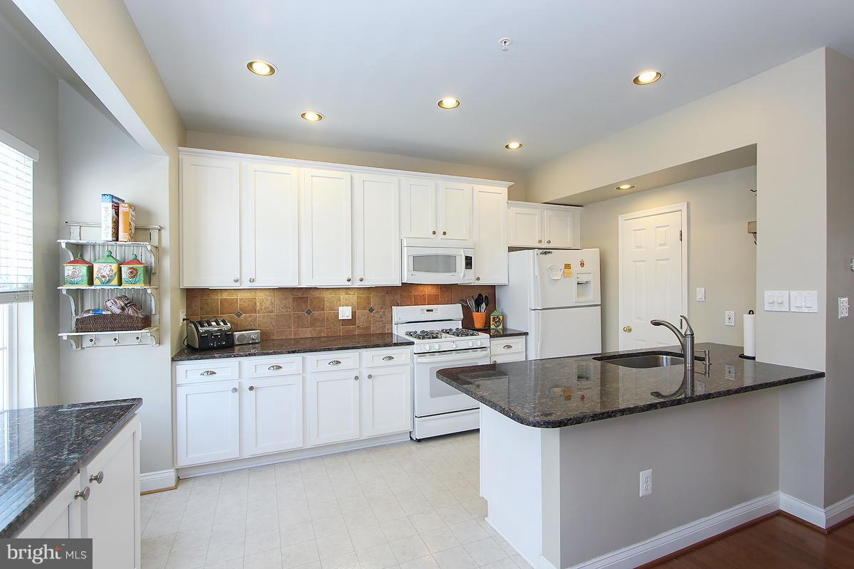 216 Poplar Spring Road Rockville, MD 20850 - Photo 16 of 30 Kitchen