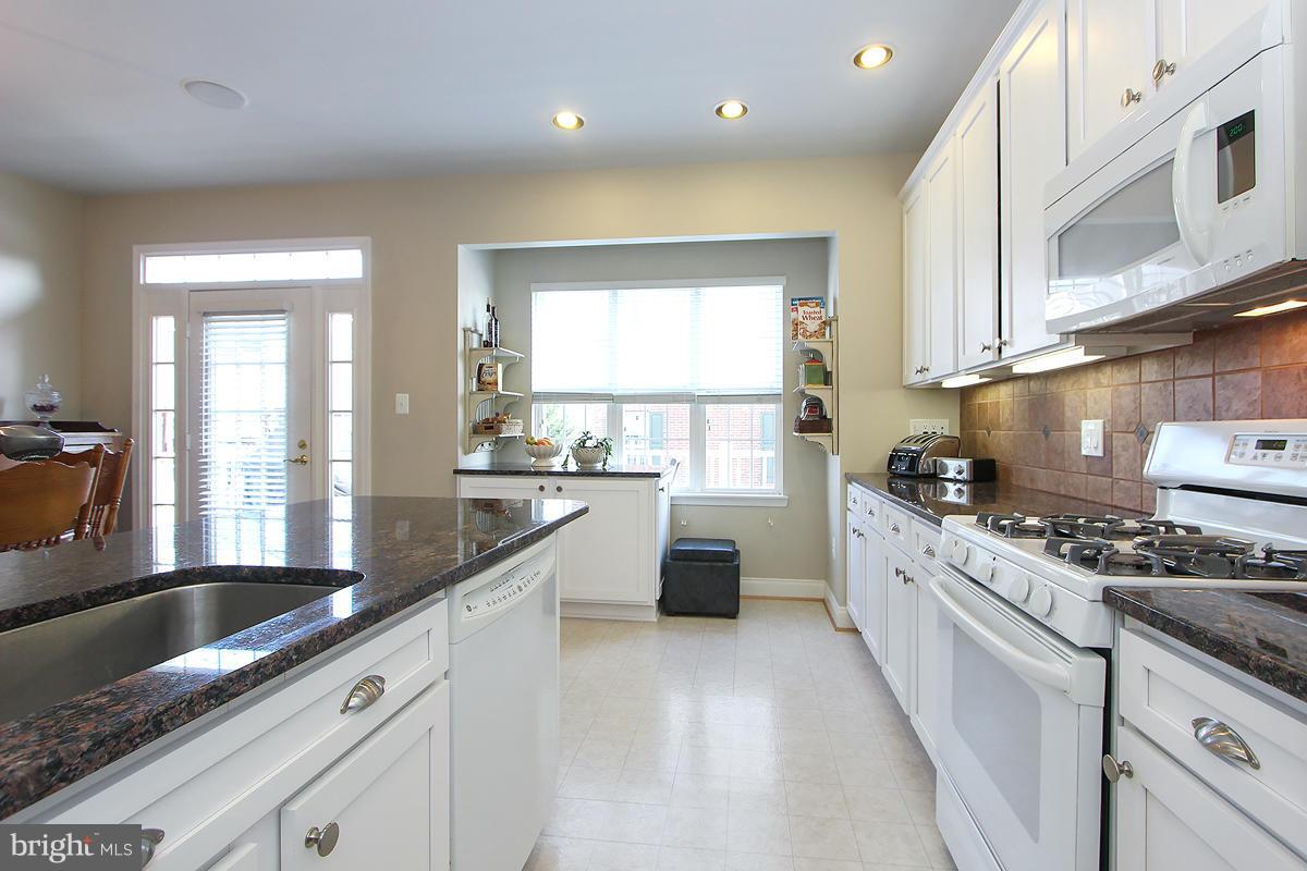 216 Poplar Spring Road Rockville, MD 20850 - Photo 18 of 30 Kitchen
