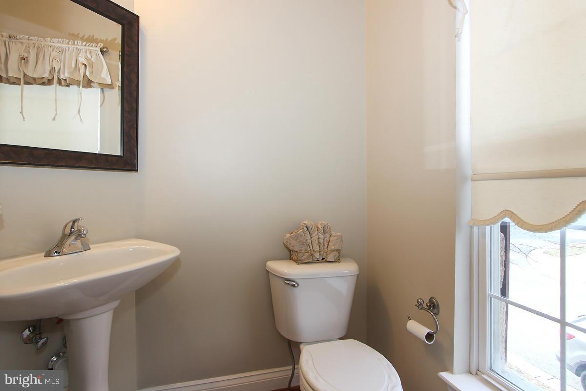 216 Poplar Spring Road Rockville, MD 20850 - Photo 20 of 30 Bath