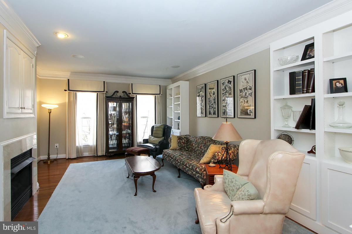 216 Poplar Spring Road Rockville, MD 20850 - Photo 8 of 30 Living Room