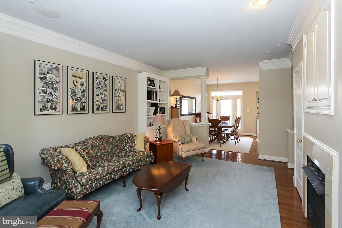 216 Poplar Spring Road Rockville, MD 20850 - Photo 10 of 30 Living Room