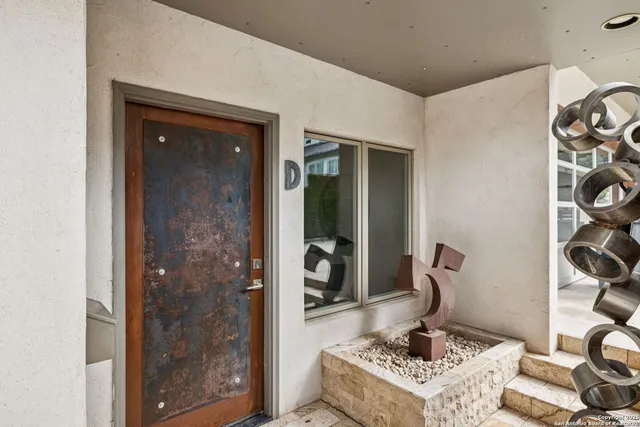 $6,000 | 305 Joliet Avenue, Unit D, San Antonio, TX 78209