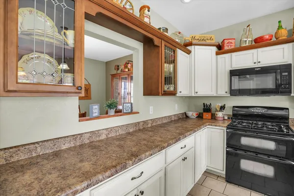 $355,000 | 48 Nightingale Circle, Camargo, IL 61919