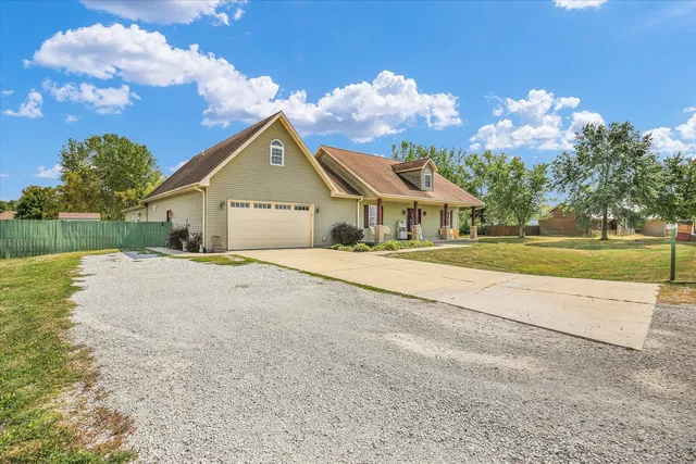 $370,000 | 48 Nightingale Circle, Camargo, IL 61919