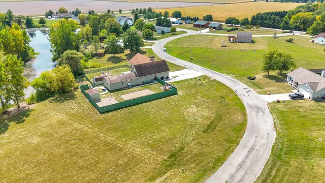 $370,000 | 48 Nightingale Circle, Camargo, IL 61919