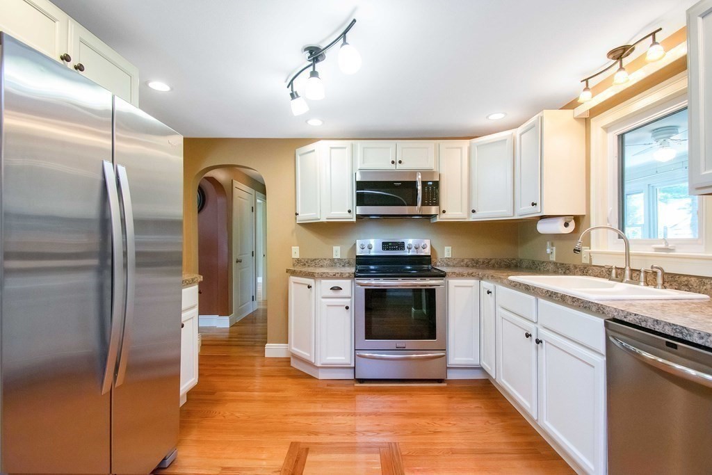 99 Holyoke Road Westfield, MA 01085 - Photo 13 of 37 Gallery Image 13