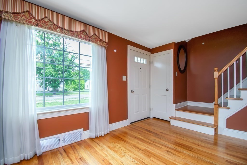 99 Holyoke Road Westfield, MA 01085 - Photo 6 of 37 Gallery Image 6