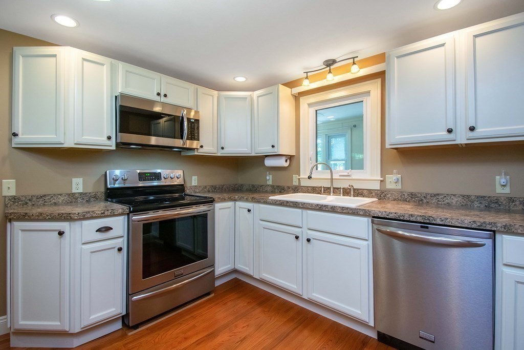 99 Holyoke Road Westfield, MA 01085 - Photo 9 of 37 Gallery Image 9