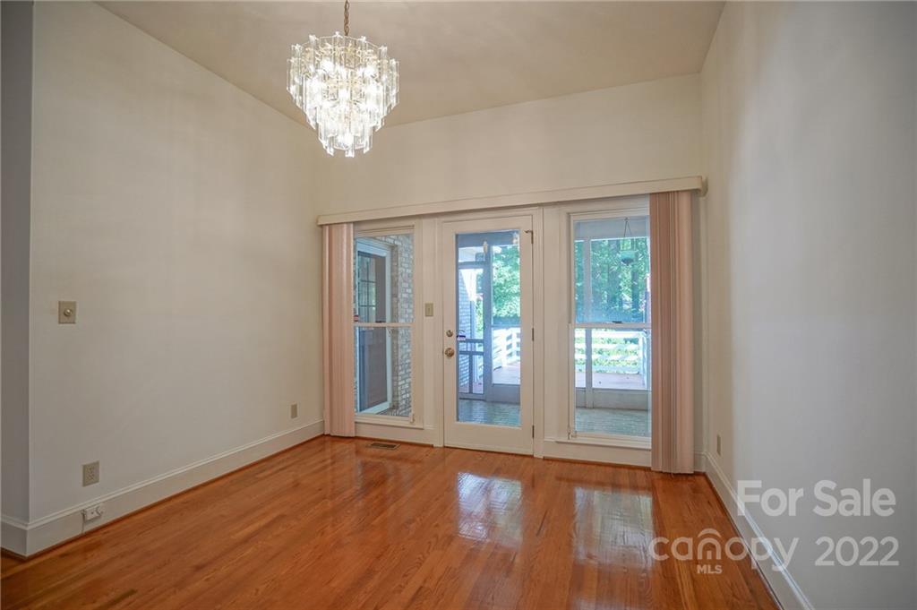 7012 Rothmore View Court Charlotte, NC 28215 - Photo 8 of 34 Gallery Image 8