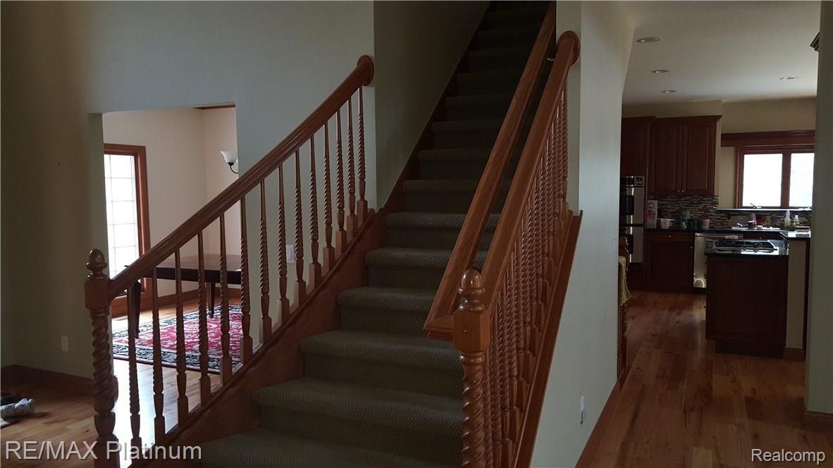 522 Timbermill Lane Howell, MI 48843 - Photo 15 of 29 Custom Stair case