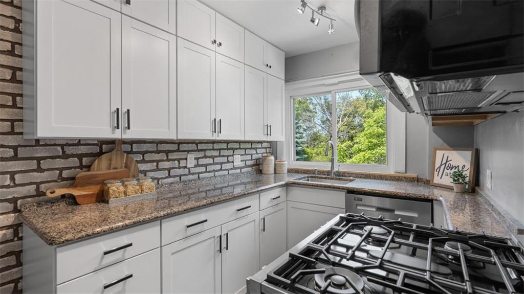 2536 Middletown Road Pittsburgh, PA 15205 - Photo 12 of 39 Gallery Image 12
