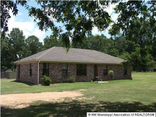 1145 Lyles Road Senatobia, MS 38668 - Photo 1 of 15 Primary Photo