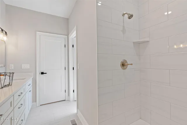 $568,000 | 706 Swaggertown Road, Charlton, NY 12302