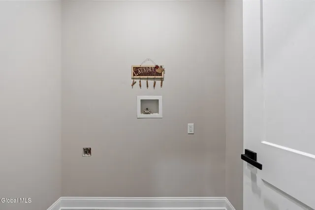 $568,000 | 706 Swaggertown Road, Charlton, NY 12302