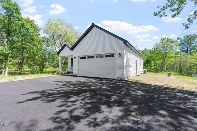 $568,000 | 706 Swaggertown Road, Charlton, NY 12302