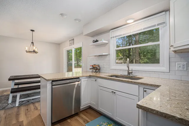 $344,900 | 920 Cheboygan Drive, Muskegon, MI 49445