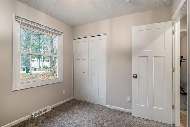 $344,900 | 920 Cheboygan Drive, Muskegon, MI 49445