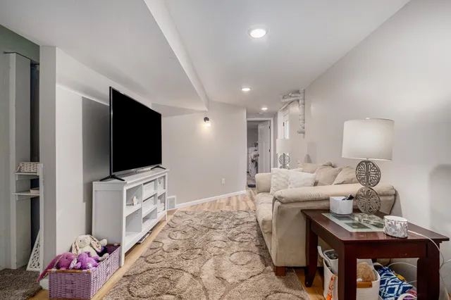 $344,900 | 920 Cheboygan Drive, Muskegon, MI 49445