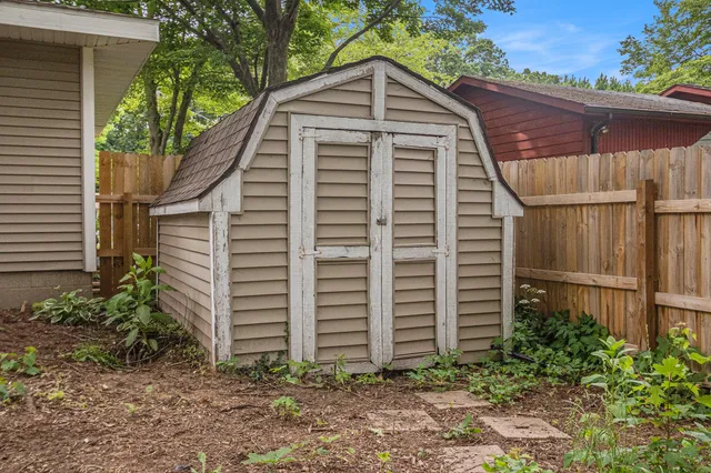 $344,900 | 920 Cheboygan Drive, Muskegon, MI 49445