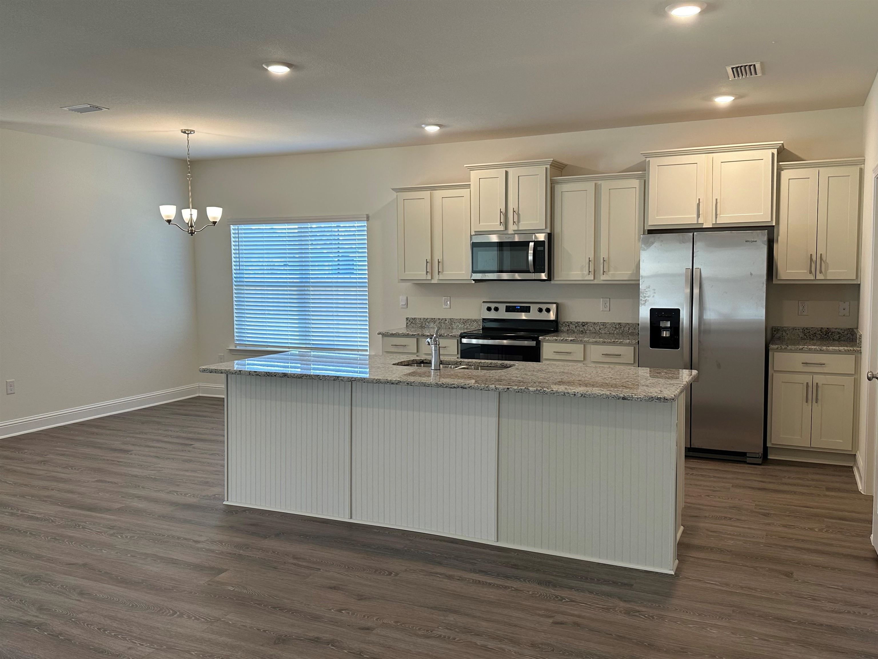 1870 Carly Street, Unit 37 Foley, AL 36535 - Photo 6 of 17 Kitchen/Breakfast area