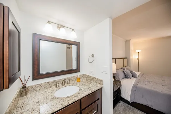 $2,200 | 3525 Sage Road, Unit 710, Houston, TX 77056