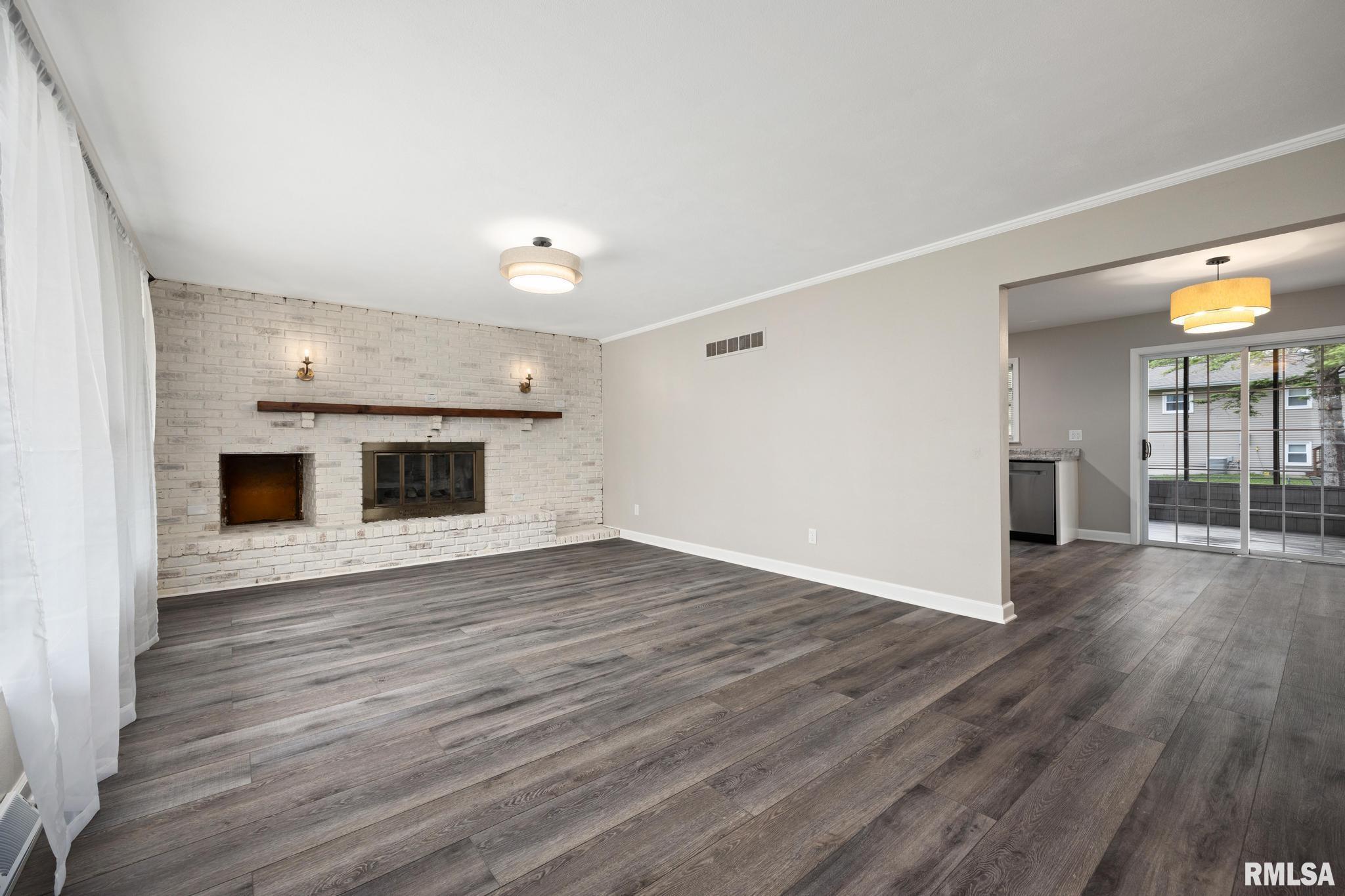 208 Graze Avenue Dunlap, IL 61525 - Photo 3 of 26