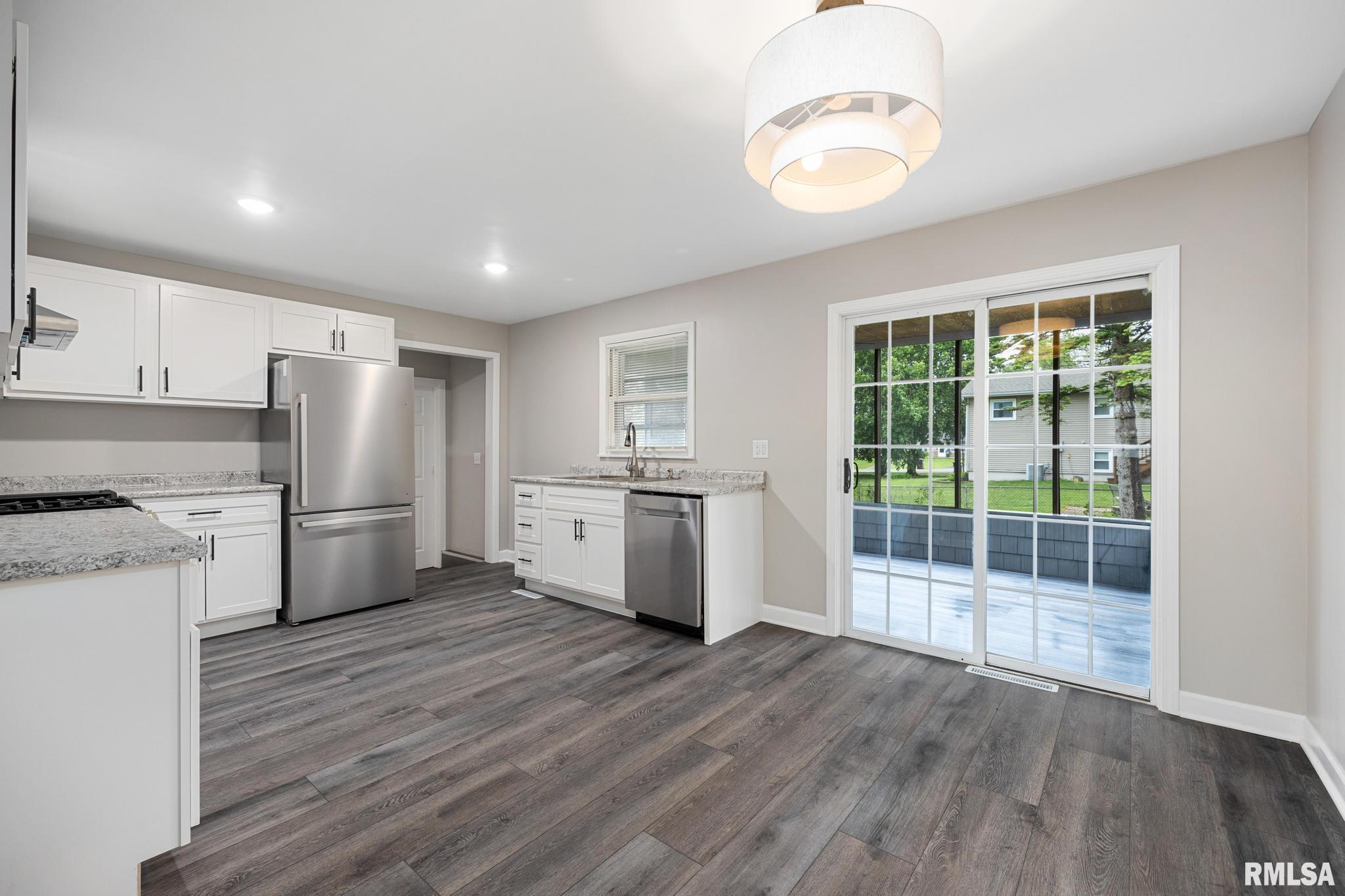 208 Graze Avenue Dunlap, IL 61525 - Photo 6 of 26