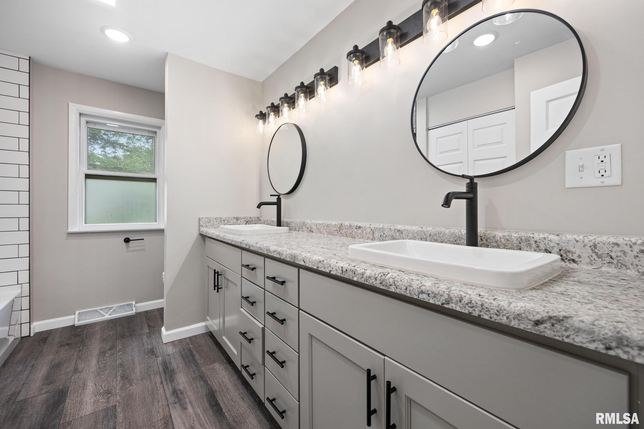 208 Graze Avenue Dunlap, IL 61525 - Photo 9 of 26