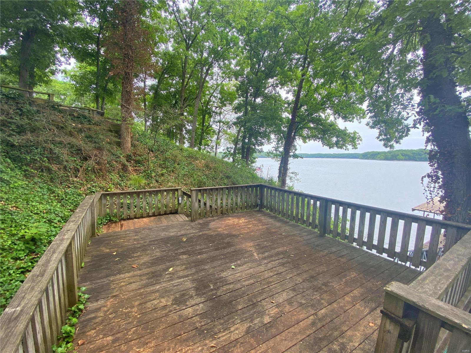 211 Lands End Road Hillsboro, IL 62049 - Photo 14 of 59
