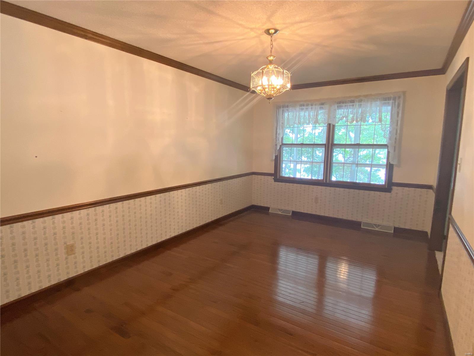 211 Lands End Road Hillsboro, IL 62049 - Photo 19 of 59