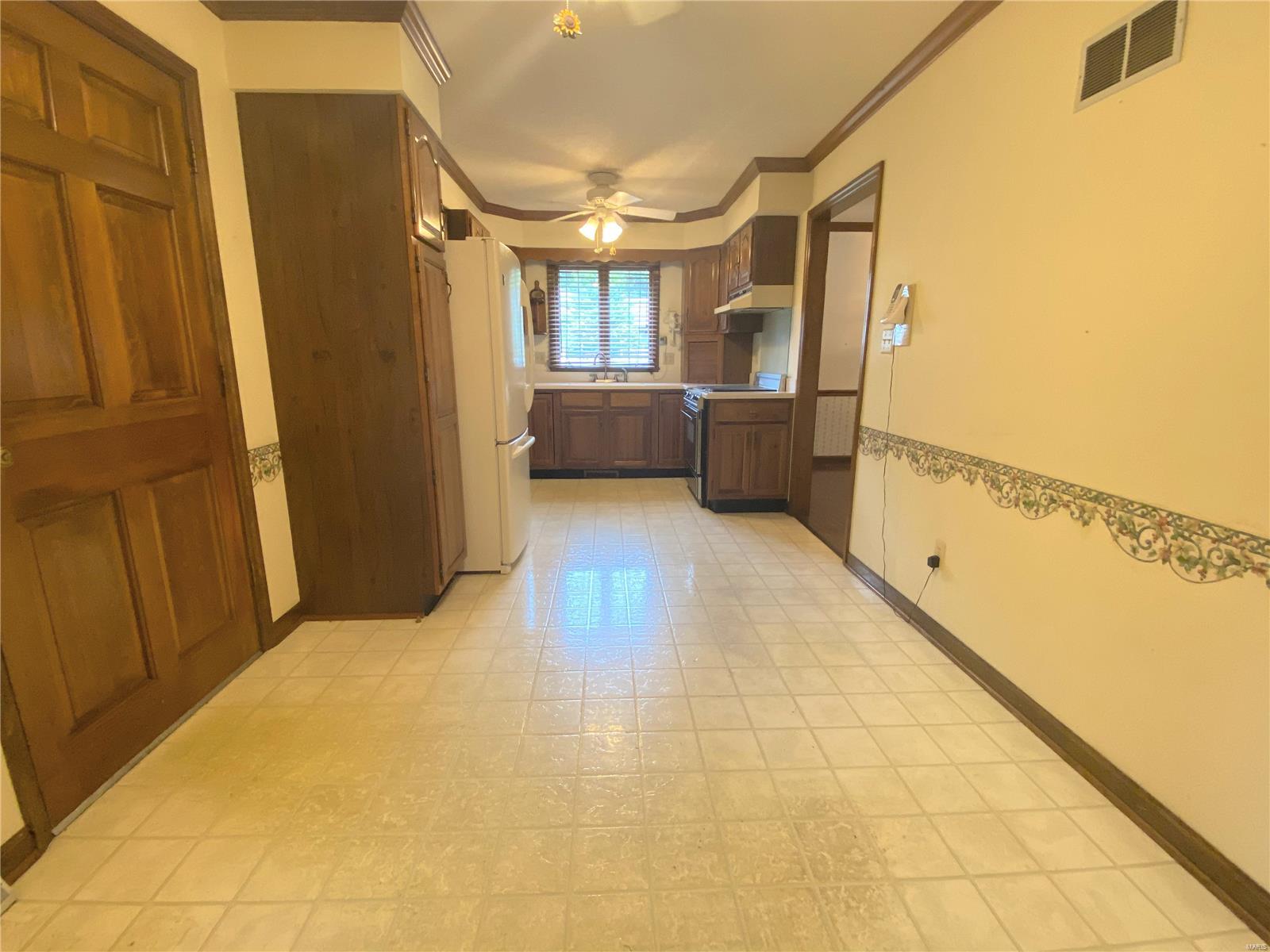 211 Lands End Road Hillsboro, IL 62049 - Photo 20 of 59