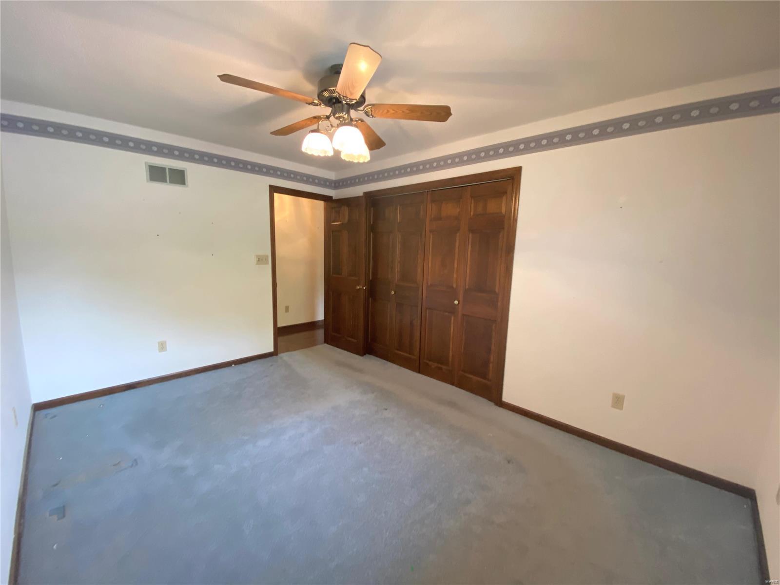 211 Lands End Road Hillsboro, IL 62049 - Photo 28 of 59