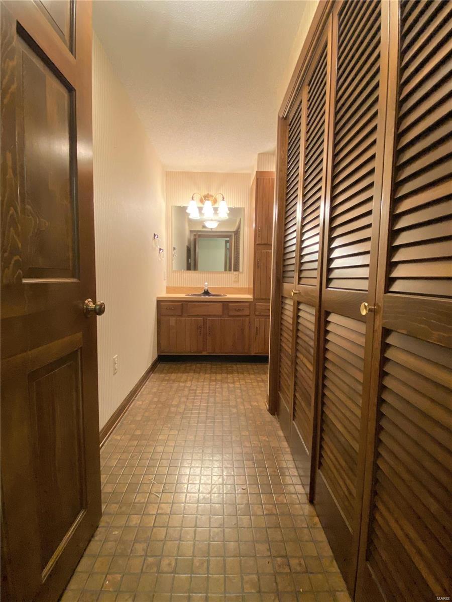 211 Lands End Road Hillsboro, IL 62049 - Photo 44 of 59